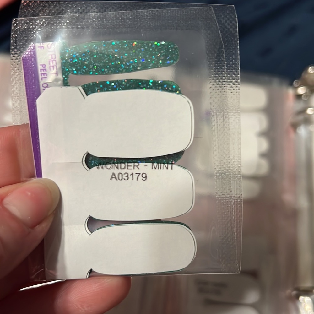 Color Street Wonder Mint - Picture 2 of 2